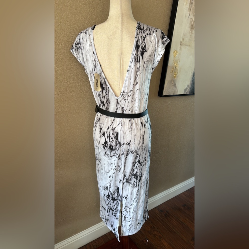 Marble print midi dress with v back - Picture 5 of 7
